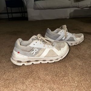 Women OnCloud Sneakers